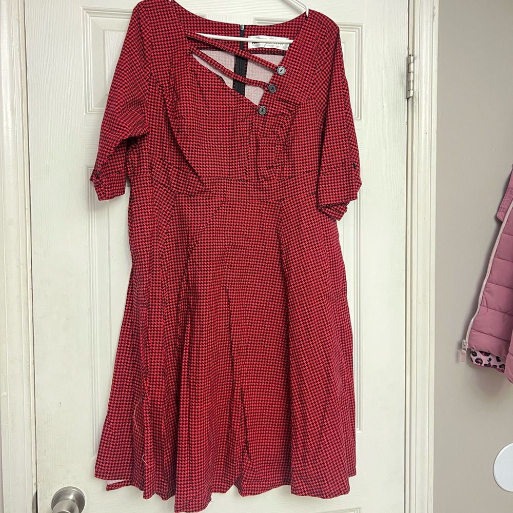 Elegant Red Checkered Long Sleeve Dress